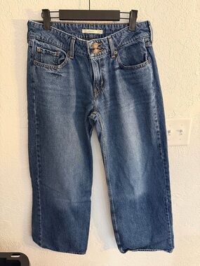 Levi's Women's Relaxed Straight Jeans in Medium Blue Denim